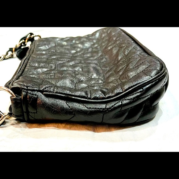 NEW YORK & CO initialed quilted black chain strap shoulder bag size 8x5 preowned - Picture 9 of 14